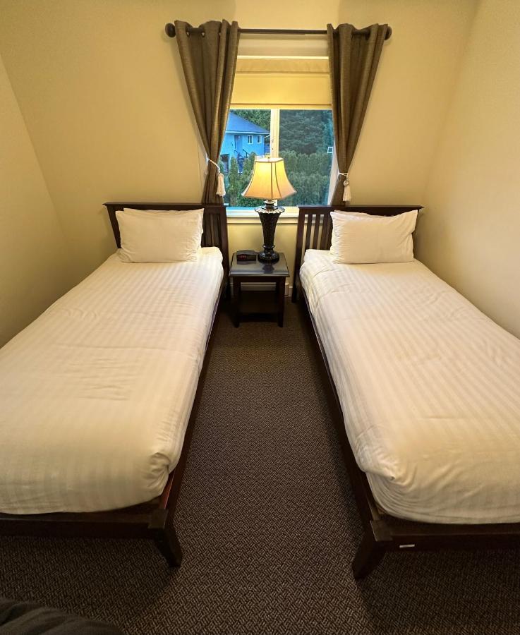 Bayshore Waterfront Inn Ucluelet Buitenkant foto