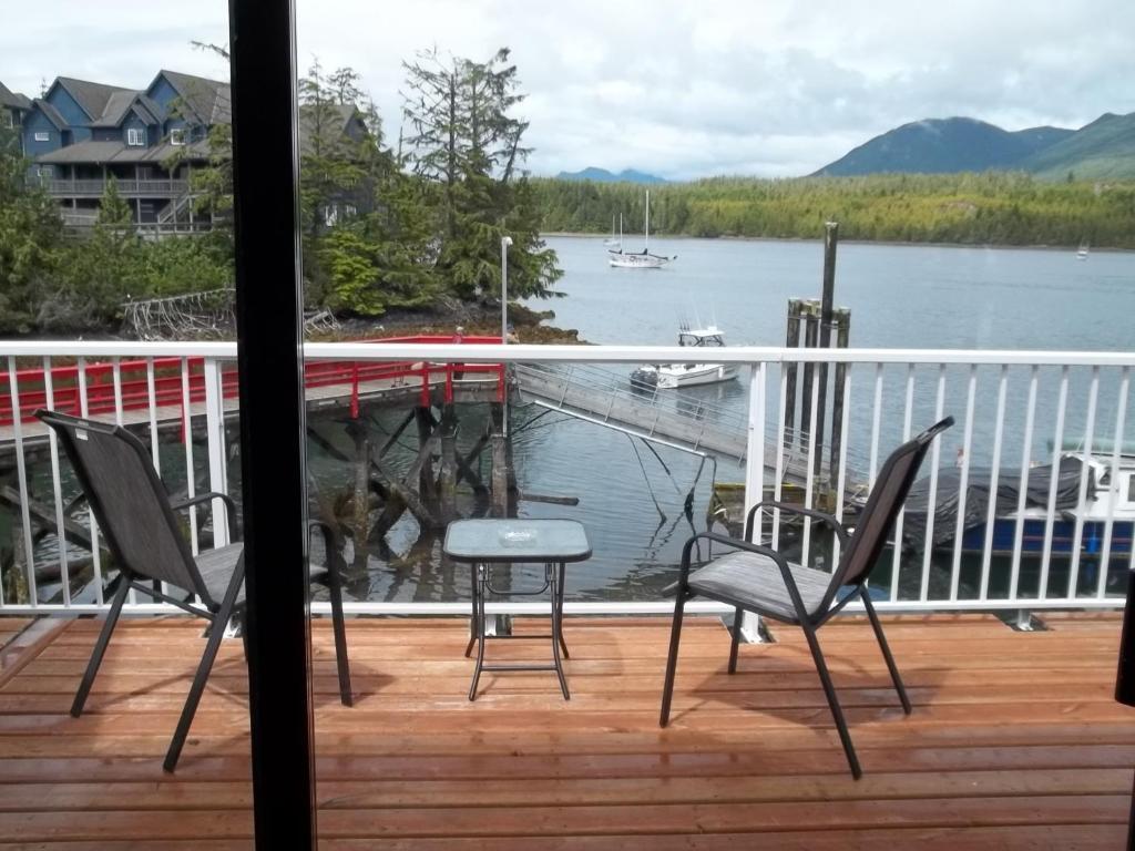Bayshore Waterfront Inn Ucluelet Buitenkant foto