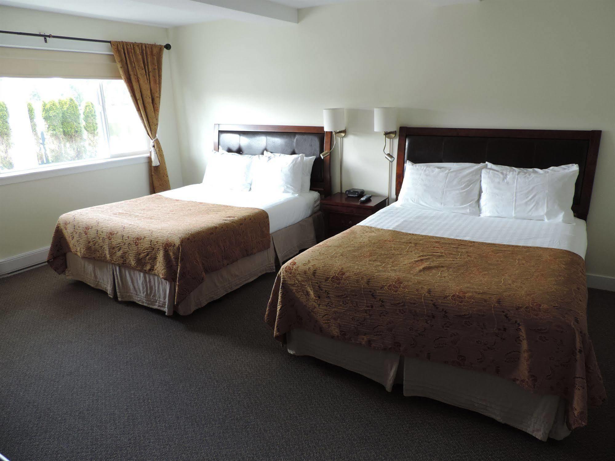 Bayshore Waterfront Inn Ucluelet Buitenkant foto