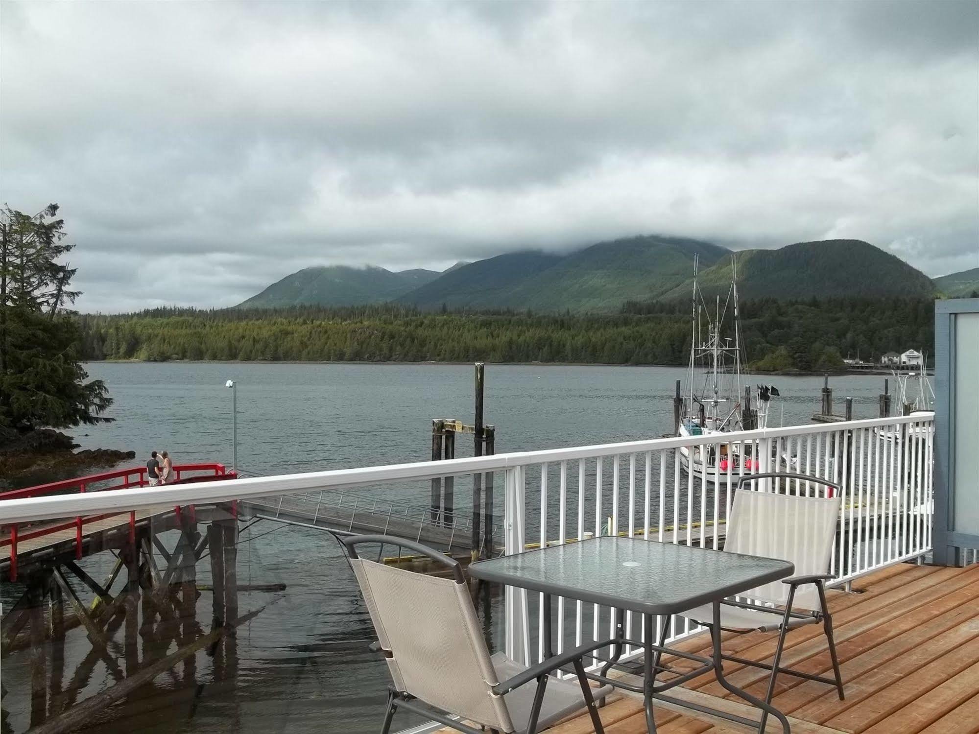 Bayshore Waterfront Inn Ucluelet Buitenkant foto
