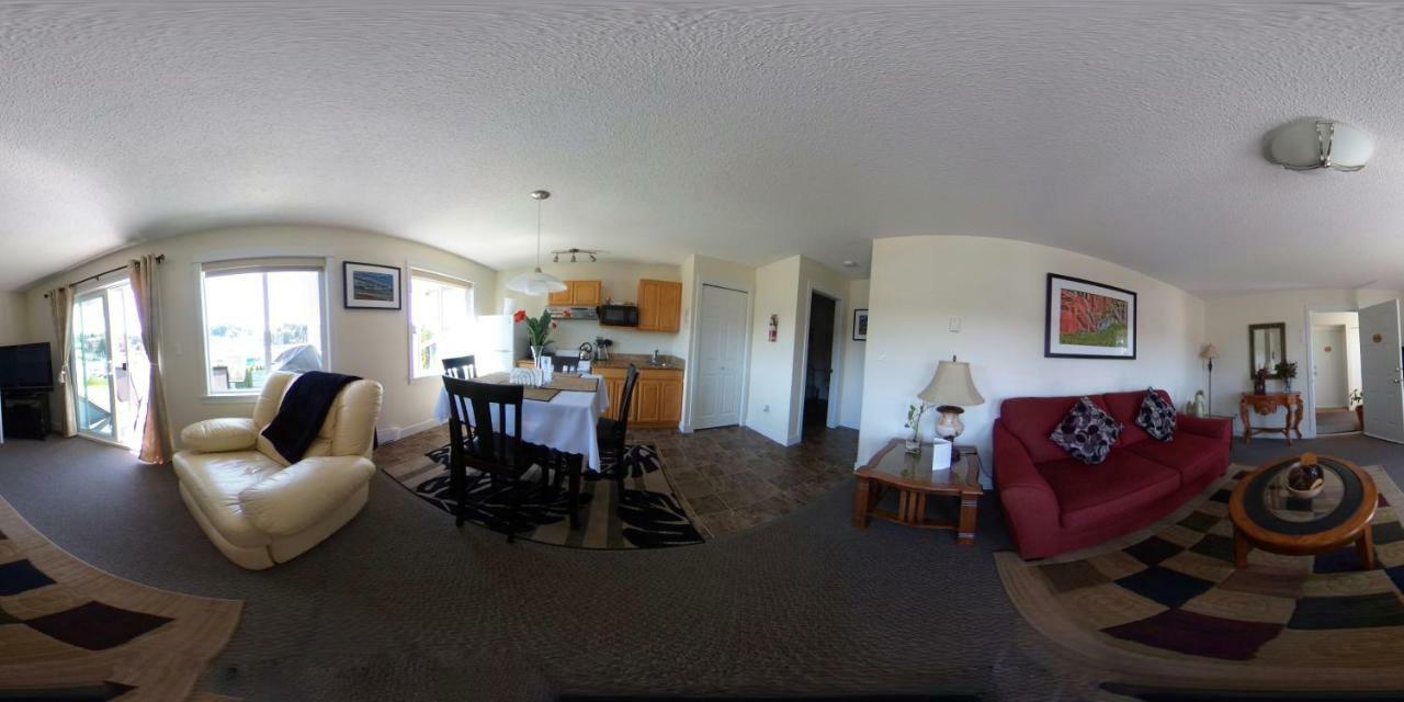 Bayshore Waterfront Inn Ucluelet Buitenkant foto